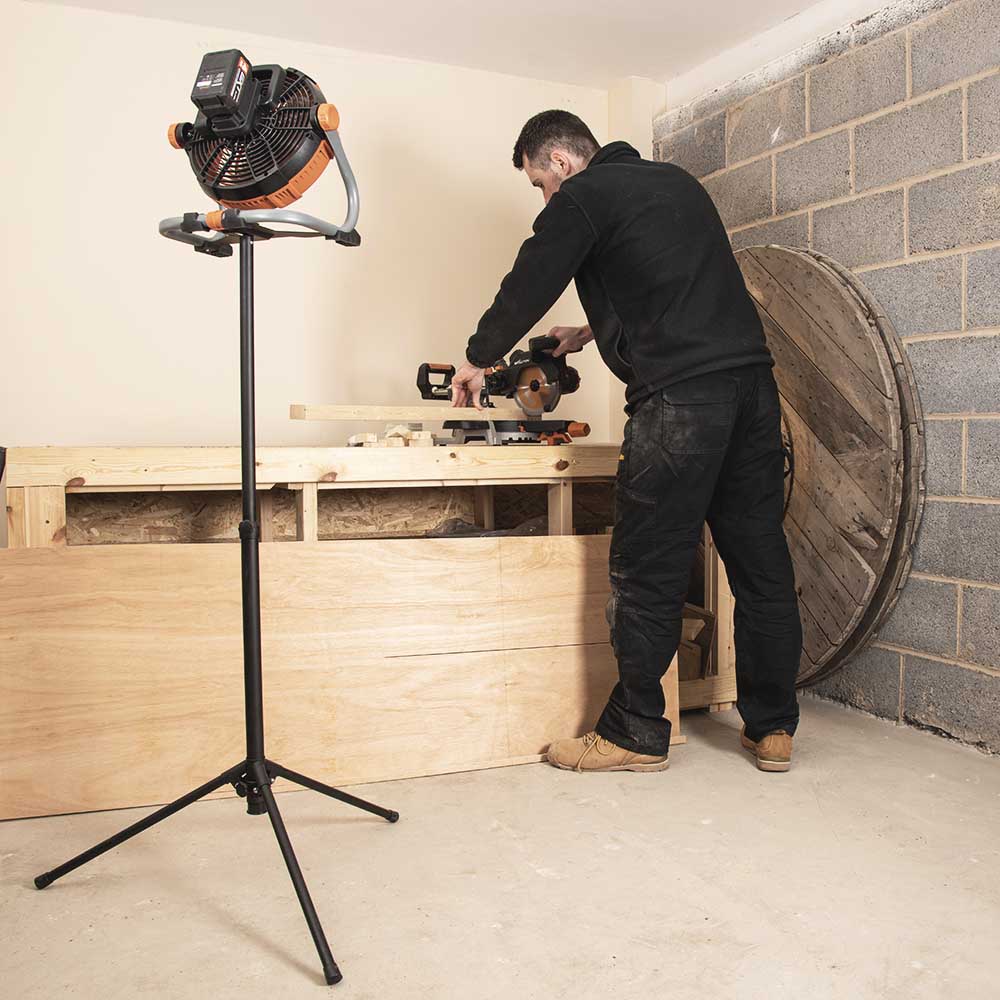 Statyw Evolution E1300TRP z regulacją wysokości 0,8-1,3 m